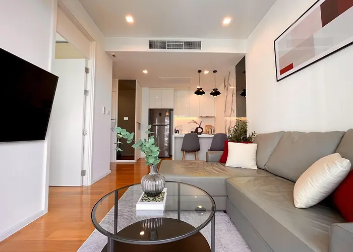 Near Bts L Workspace L Pool And Sauna 曼谷