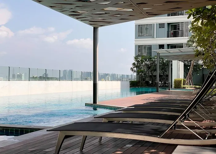 Near Bts L Workspace L Pool And Sauna * 曼谷
