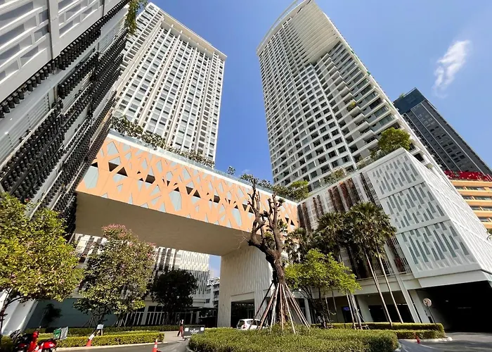 Near Bts L Workspace L Pool And Sauna 公寓